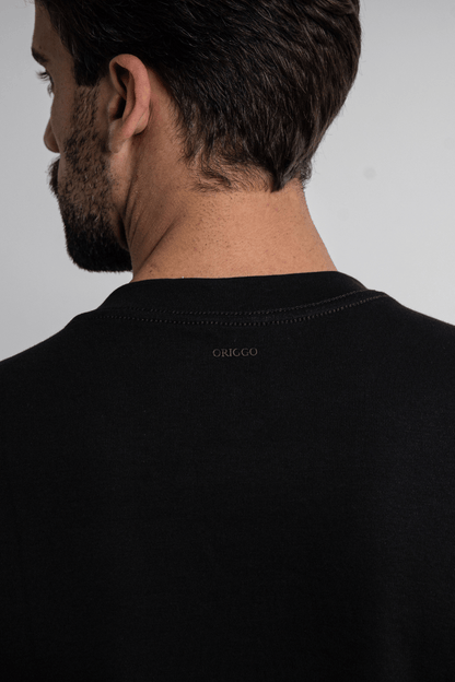 Camiseta Raiz  Manga Longa Gola Média · Preta Essência – Algodão Egípcio